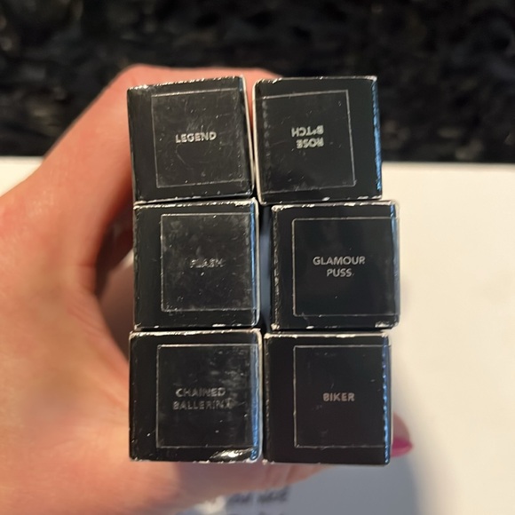 HAUS Laboratories - Picture 5 of 6